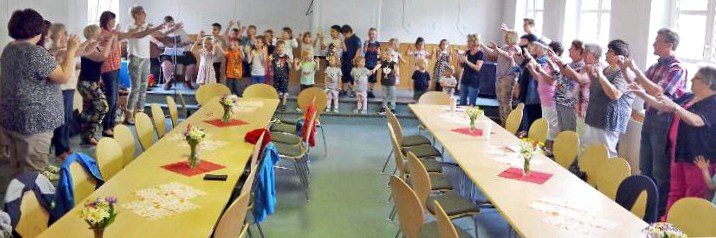 In neufang, young and young-at-heart sang music at the action day